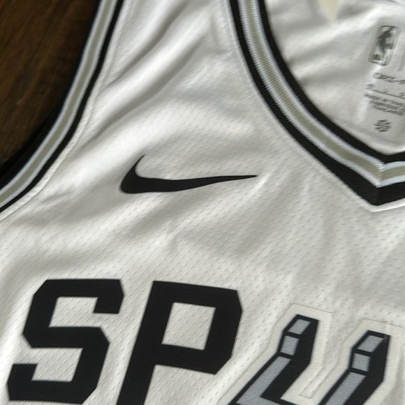 BRAND NEW Victor Wembanyama Home ROOKIE JERSEY with tag 2 available - Picture 3 of 7